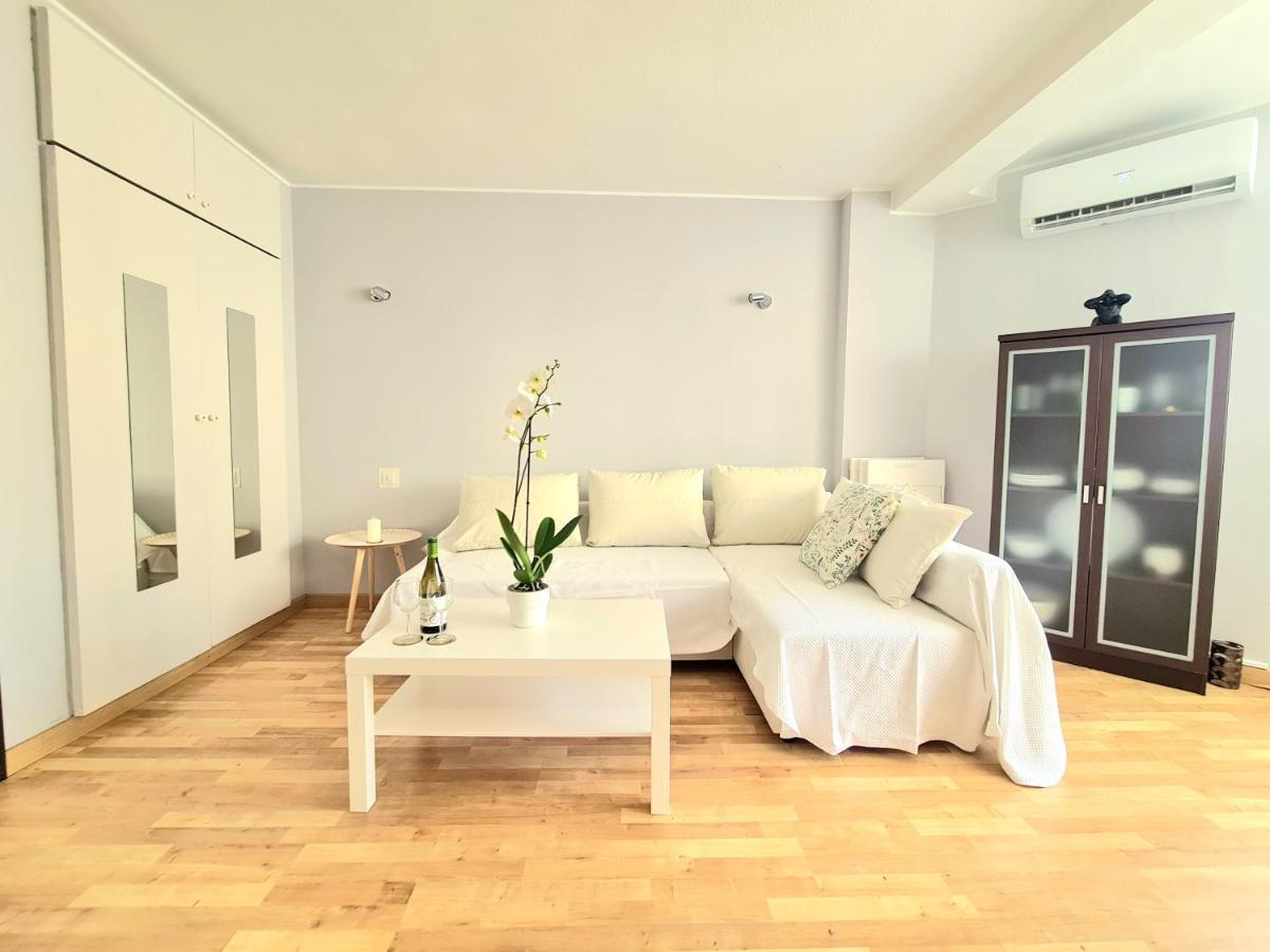 Aa Guest - El Mono De Torre Del Mar Eco Apartment Exterior photo