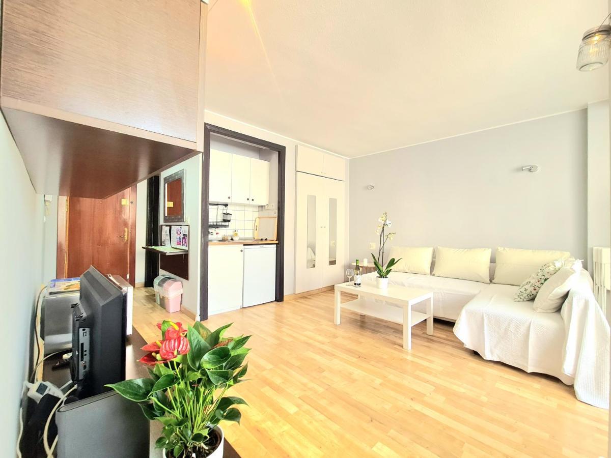 Aa Guest - El Mono De Torre Del Mar Eco Apartment Exterior photo