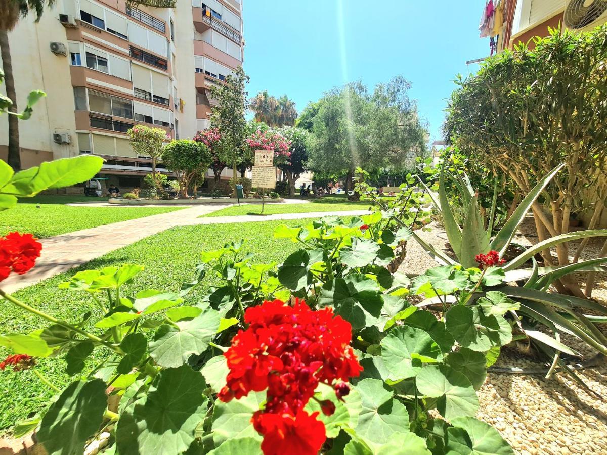 Aa Guest - El Mono De Torre Del Mar Eco Apartment Exterior photo
